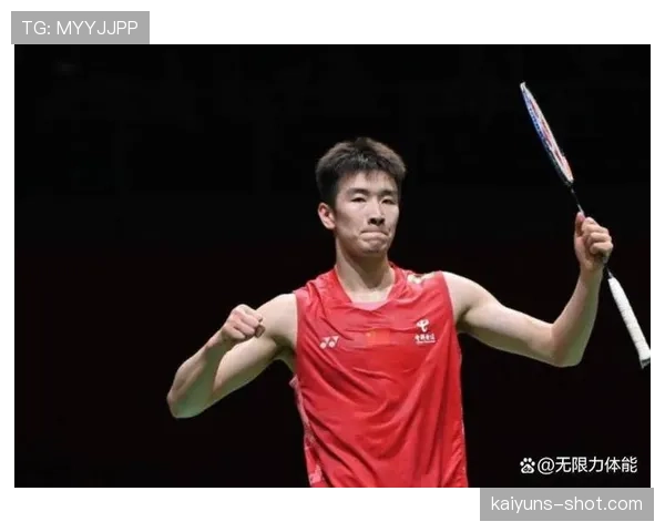 李诗沣手握百万合同回家换拖鞋,谁能想到这氛围差那么多? 李诗沣手握百万合同回家换拖鞋,谁能想到这氛围差那么多?